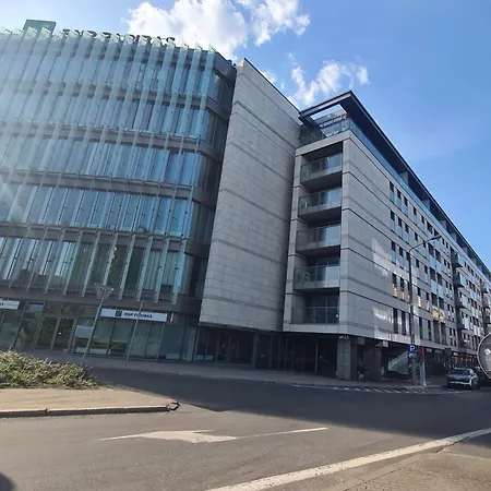 شقة Boznicza Modern Apartment, Self Check-in 24h, Free Parking *