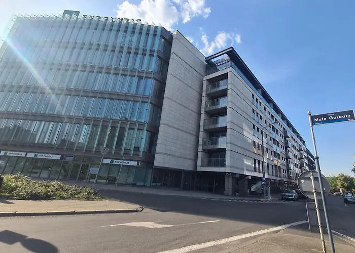 شقة Boznicza Modern Apartment, Self Check-in 24h, Free Parking *